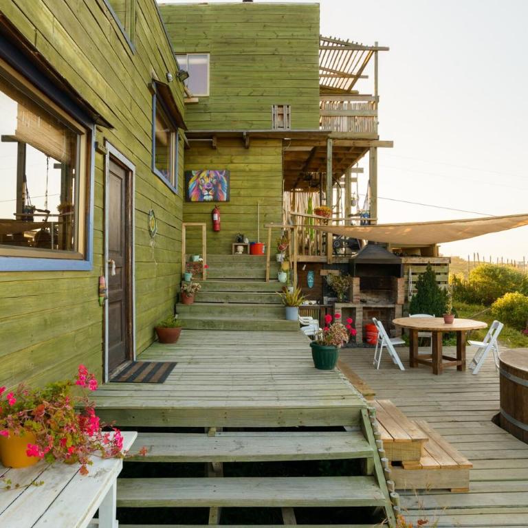 Pupuya Surf House - Three-Bedroom House - 12