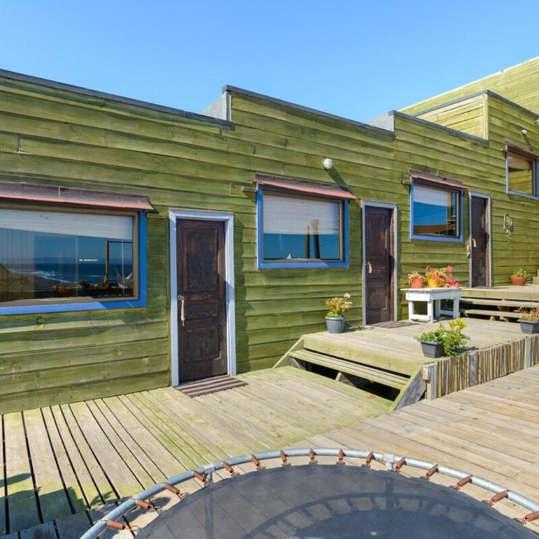 Pupuya Surf House - Three-Bedroom House - 16