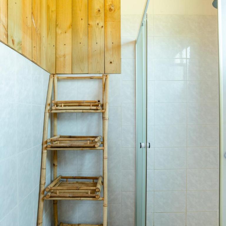 Pupuya Surf House - Three-Bedroom House - 37