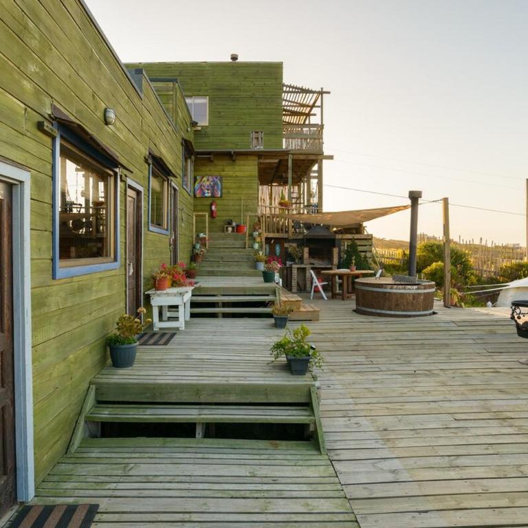 Pupuya Surf House - Three-Bedroom House - 44