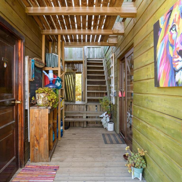 Pupuya Surf House - Three-Bedroom House - 63