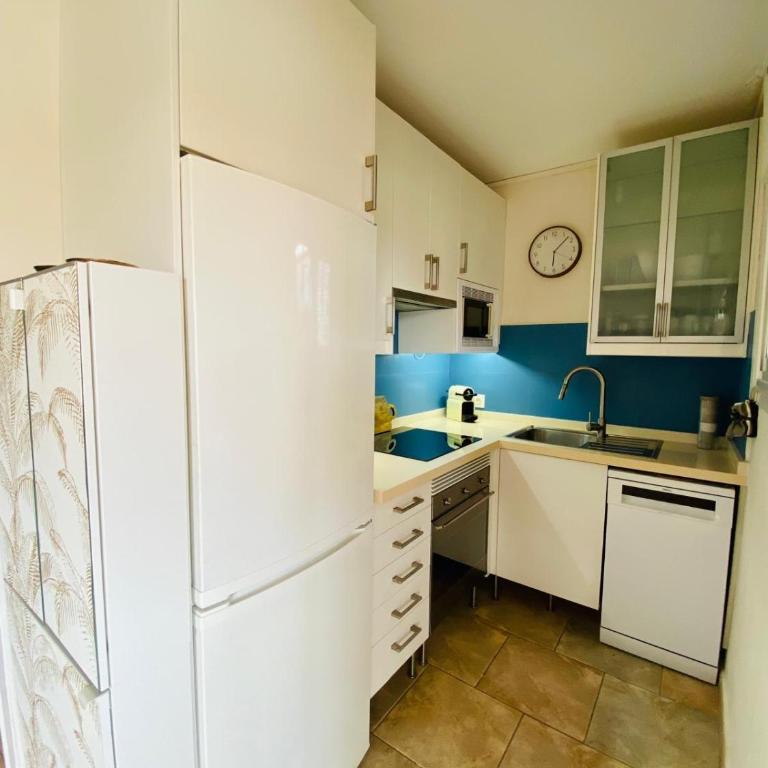 Rocas Rojas Sunset - One-Bedroom Apartment with Terrace - 15