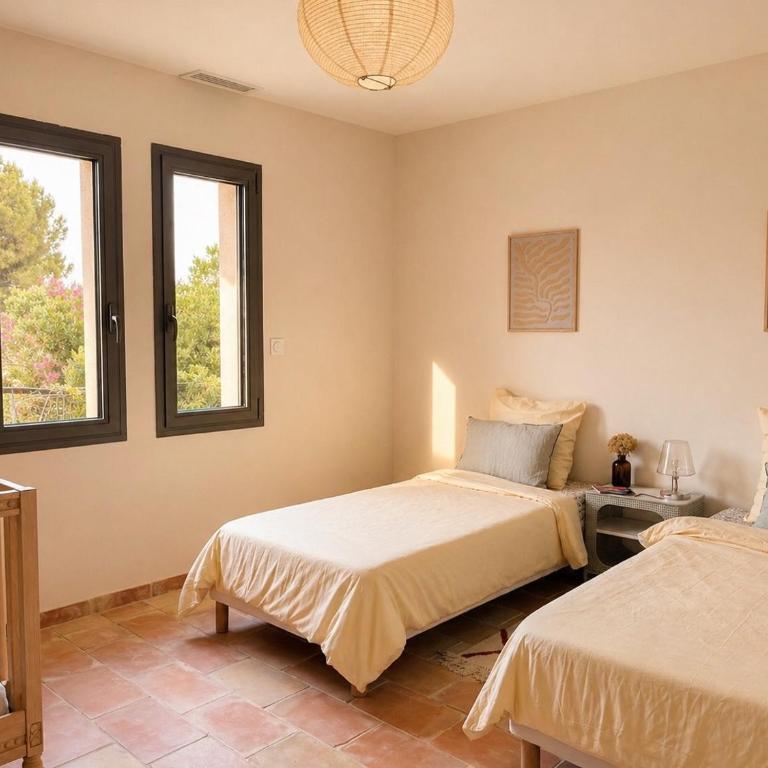 Villa familiale avec piscine hyper centre - Three-Bedroom Villa - 12