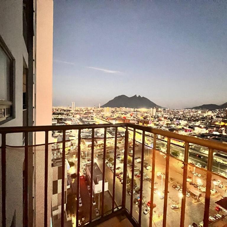 Monteleva Central, Monterrey Centro, Pool, Premium Location - Three-Bedroom Apartment - 17
