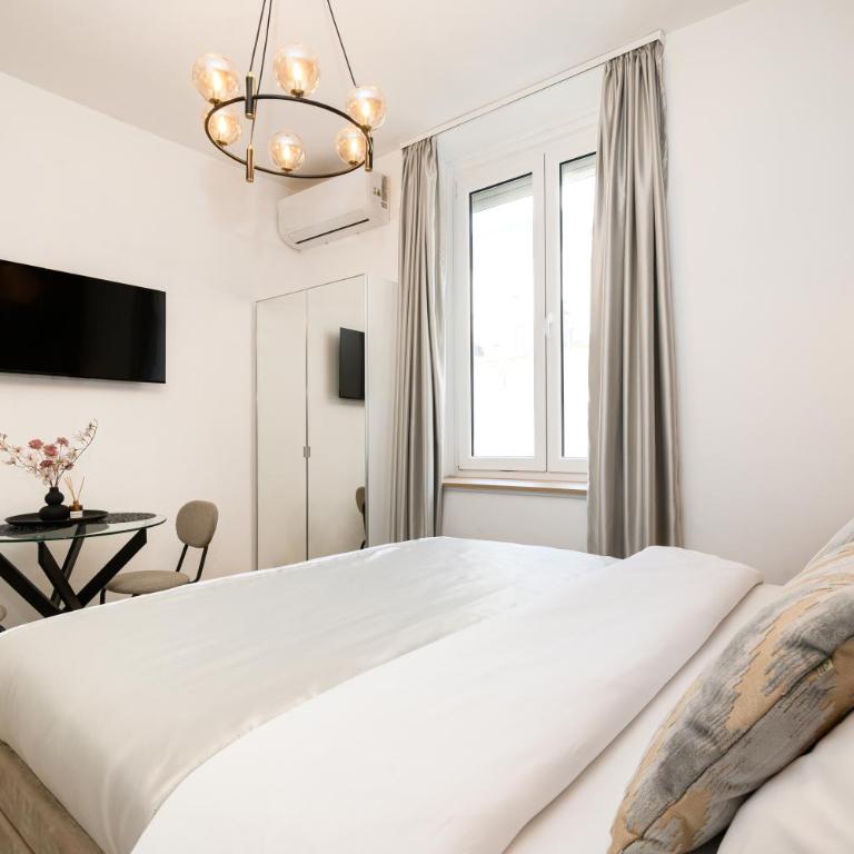 Knez Mihailova perfect studio in the main CENTER of Belgrade - Deluxe Queen Studio - 9