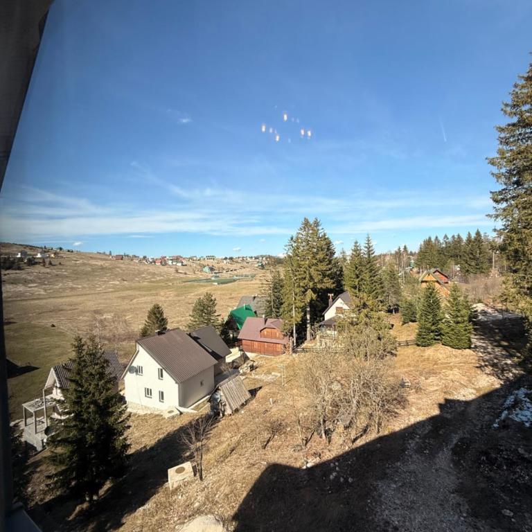 Scenic view - One-Bedroom House - 3