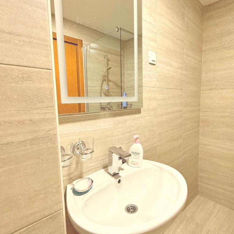 Scenic view - One-Bedroom House - 23