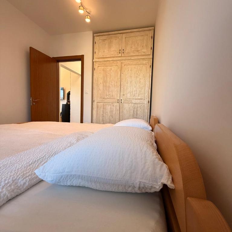 Scenic view - One-Bedroom House - 25
