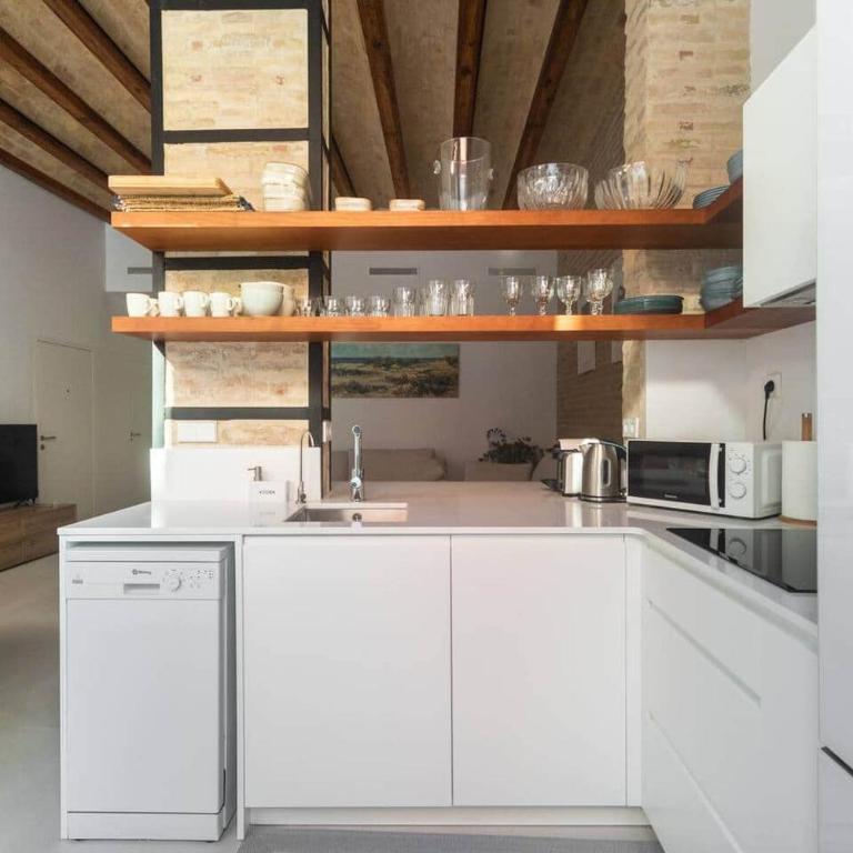 ⭐️NEW⭐️ PATIO A HOUSE . Walk to Beach, port & Met - Apartment with Terrace - 16