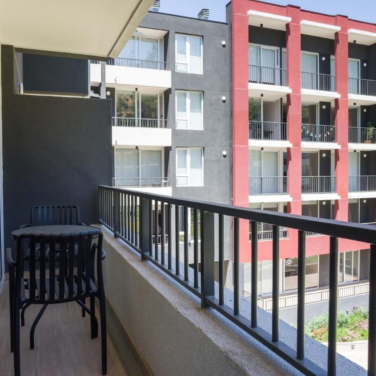 Chic Providencia Apt 2BR 2BA Sleeps 5 - Apartment - 8