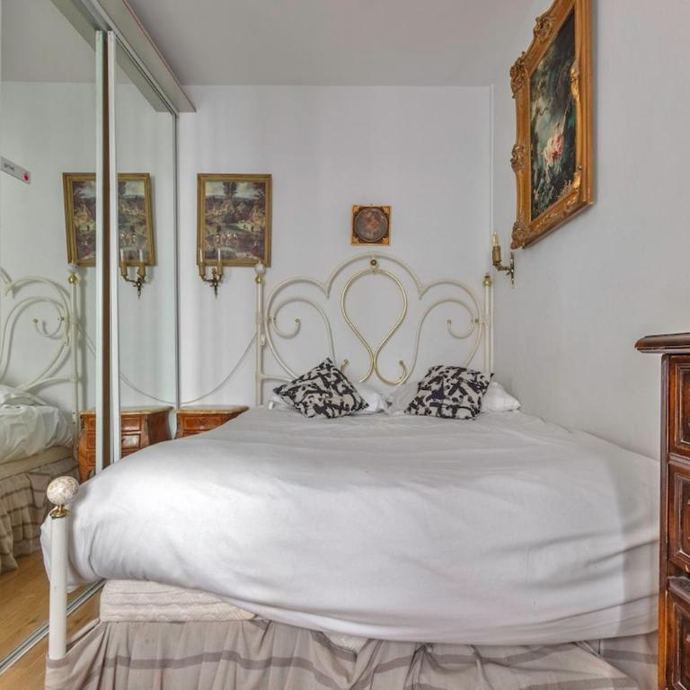 Charming atypical apt in heart of Marais - Apartment - 3