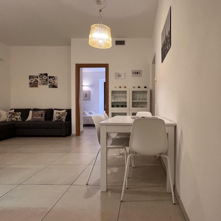 Casa. Grassi - Three-Bedroom Apartment - 3