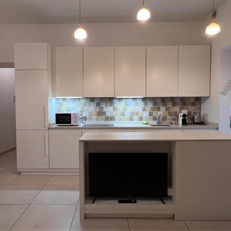 Casa. Grassi - Three-Bedroom Apartment - 8