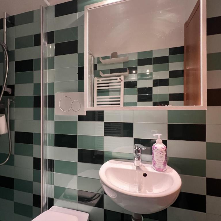 Casa. Grassi - Three-Bedroom Apartment - 7
