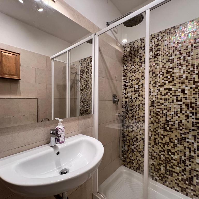 Casa. Grassi - Three-Bedroom Apartment - 31