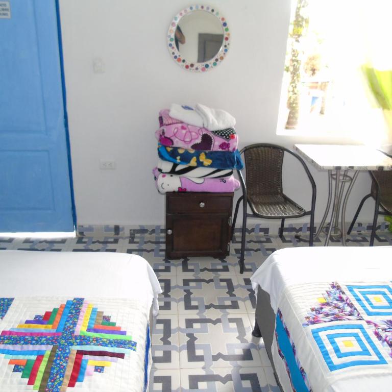 Vista Farallones Hostel - Family Double Room - 2