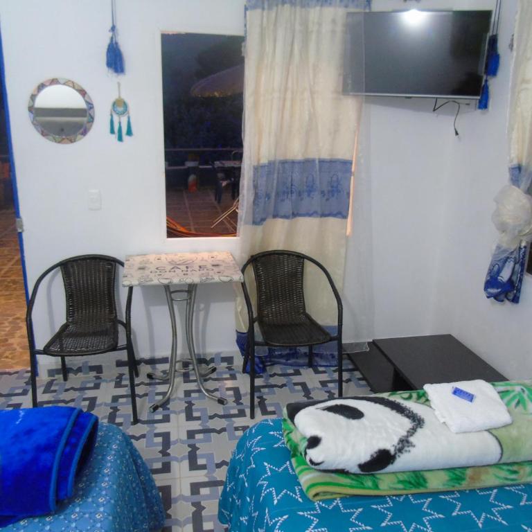 Vista Farallones Hostel - Family Double Room - 1
