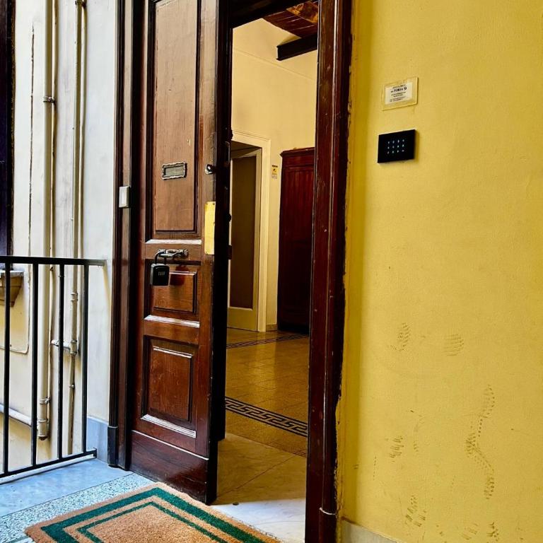 Al Foria 9 - Camera Matrimoniale con Bagno Privato Esterno - 1