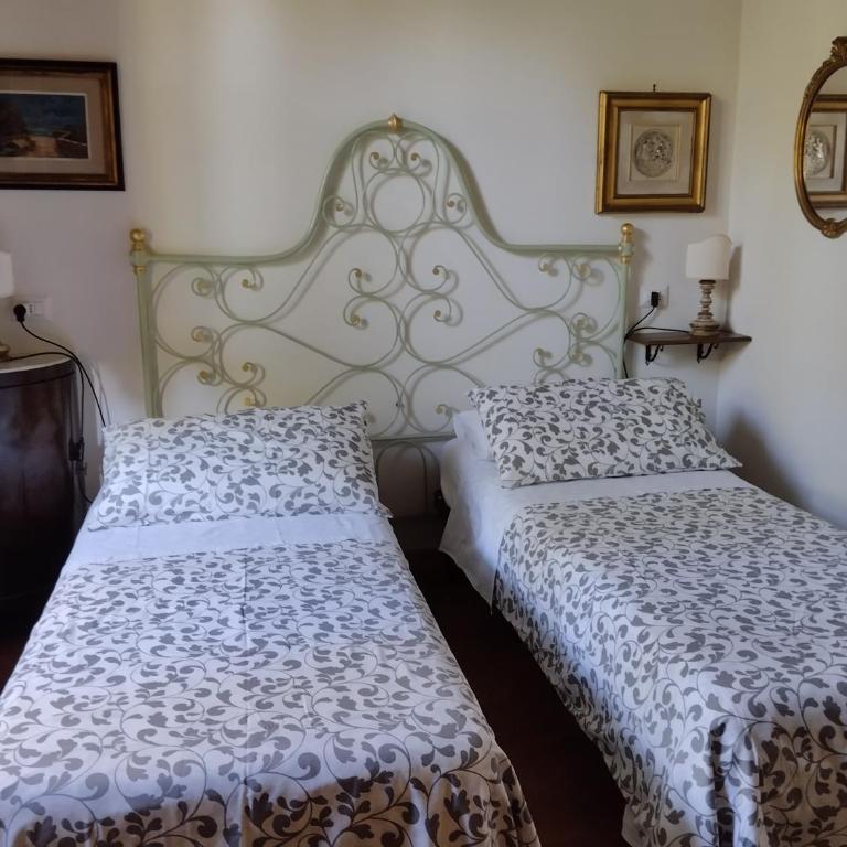 Charming LUCCA - Camera Doppia con Letti Singoli con Bagno - 9