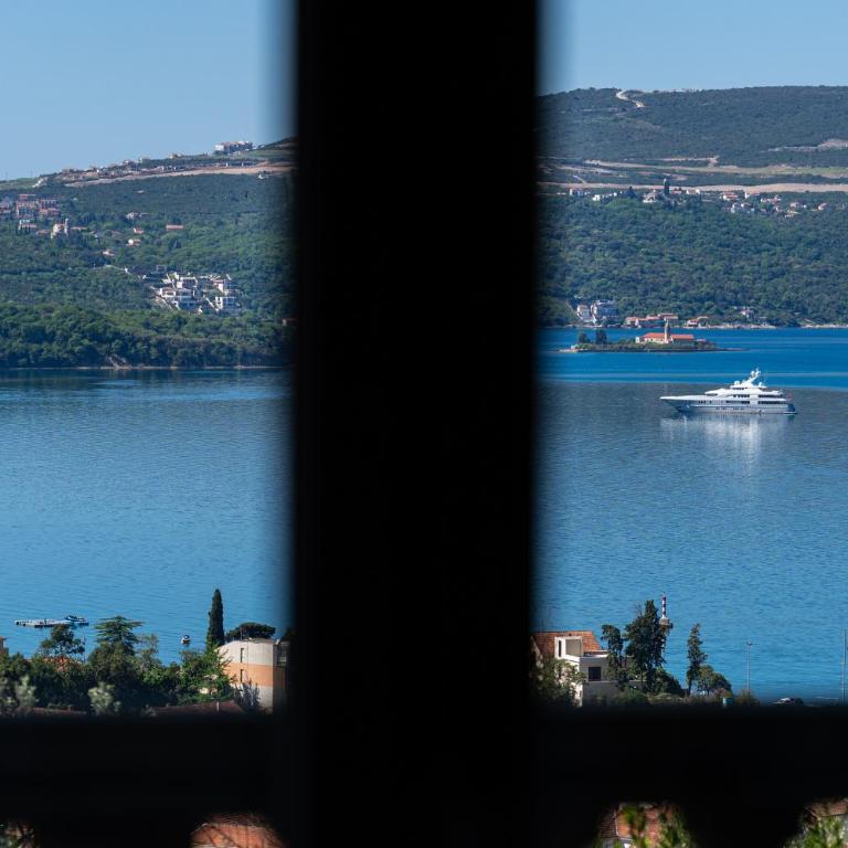 Azure View Apartment - Two-Bedroom Apartment - 2