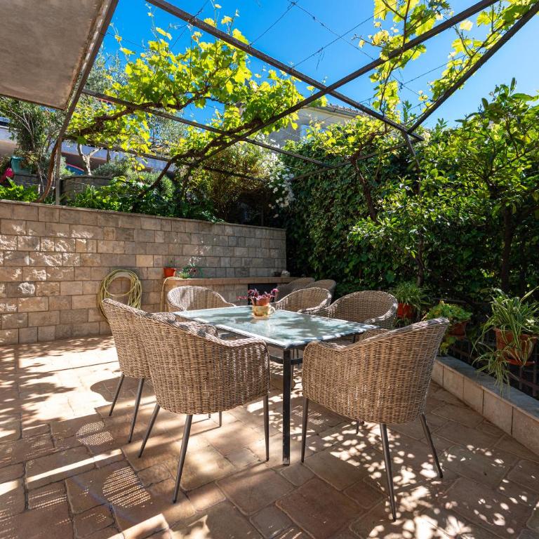 Azure View Apartment - Two-Bedroom Apartment - 7