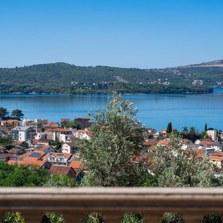 Azure View Apartment - Two-Bedroom Apartment - 9