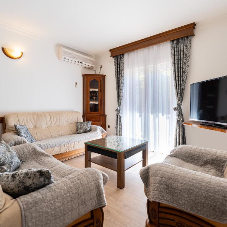 Azure View Apartment - Two-Bedroom Apartment - 13