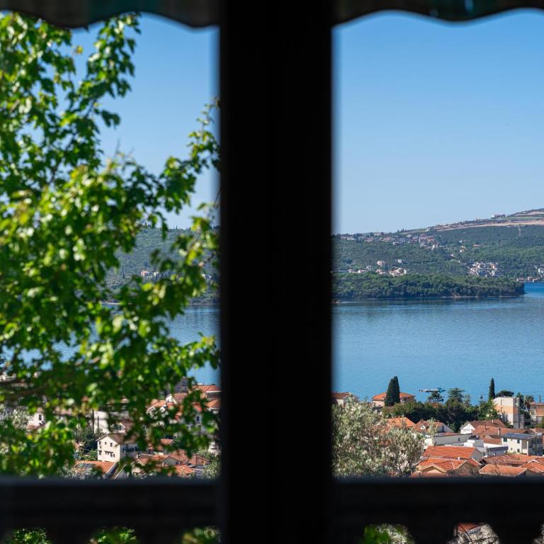 Azure View Apartment - Two-Bedroom Apartment - 16