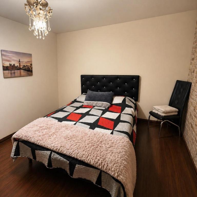 Económicas Habitaciones a pasos de Playa Chinchorro - Queen Room with Shared Bathroom - 8