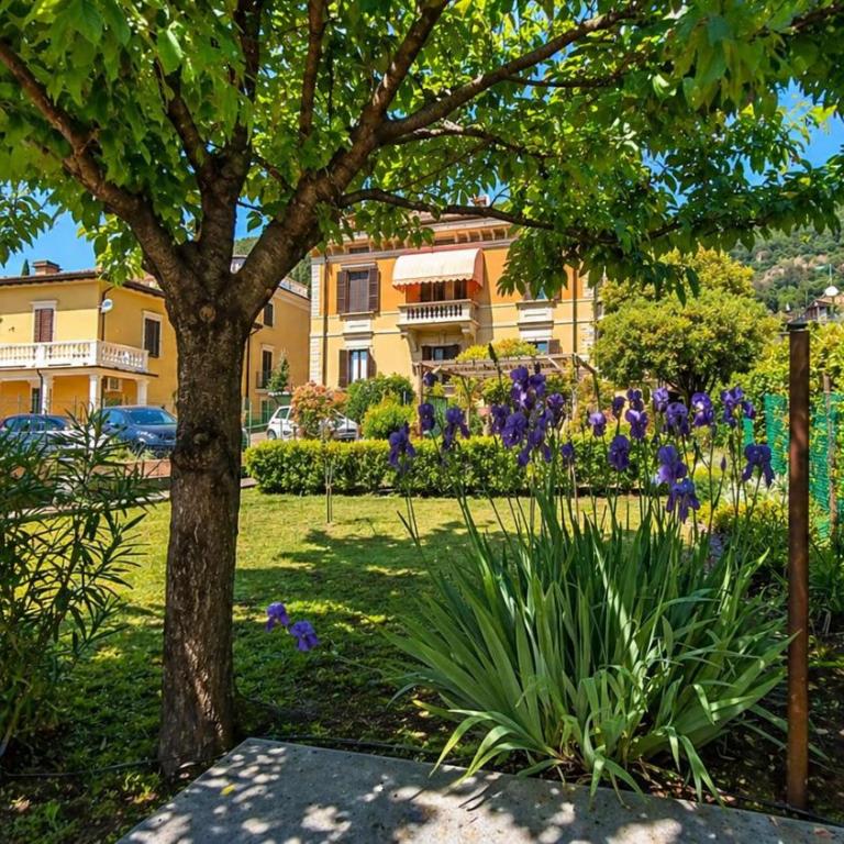 Ines Lake Garden - with private parking & garden - Appartamento Deluxe - 12