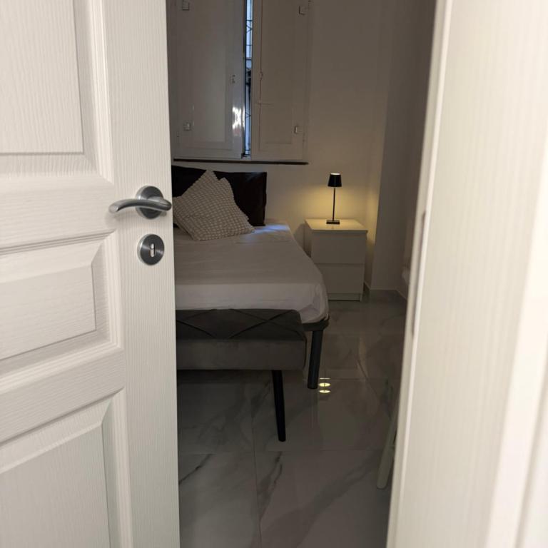 Cuore di Napoli Centro - Three-Bedroom Apartment - 26