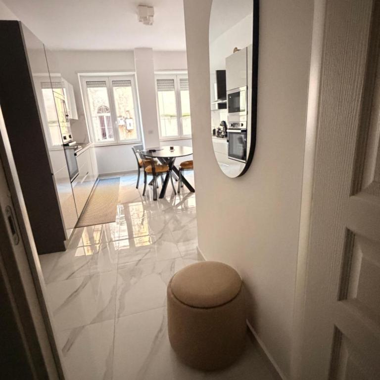 Cuore di Napoli Centro - Three-Bedroom Apartment - 31