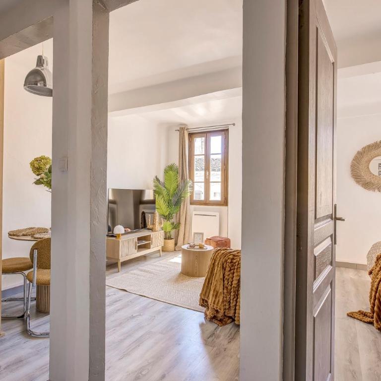 Charmant 2 pièces à 5 minutes de Cannes - Appartement - Vue sur Ville - 10