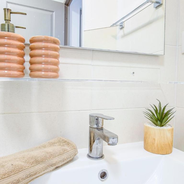 Charmant 2 pièces à 5 minutes de Cannes - Appartement - Vue sur Ville - 12