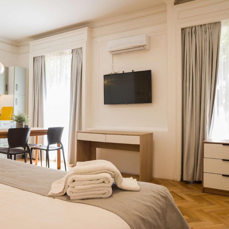 Bellavista Buzz Stylish 1BR Haven Just Steps from the Metro - Studio - 14