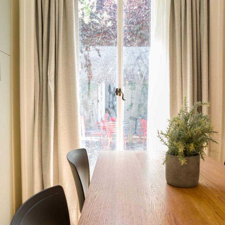 Bellavista Buzz Stylish 1BR Haven Just Steps from the Metro - Studio - 24
