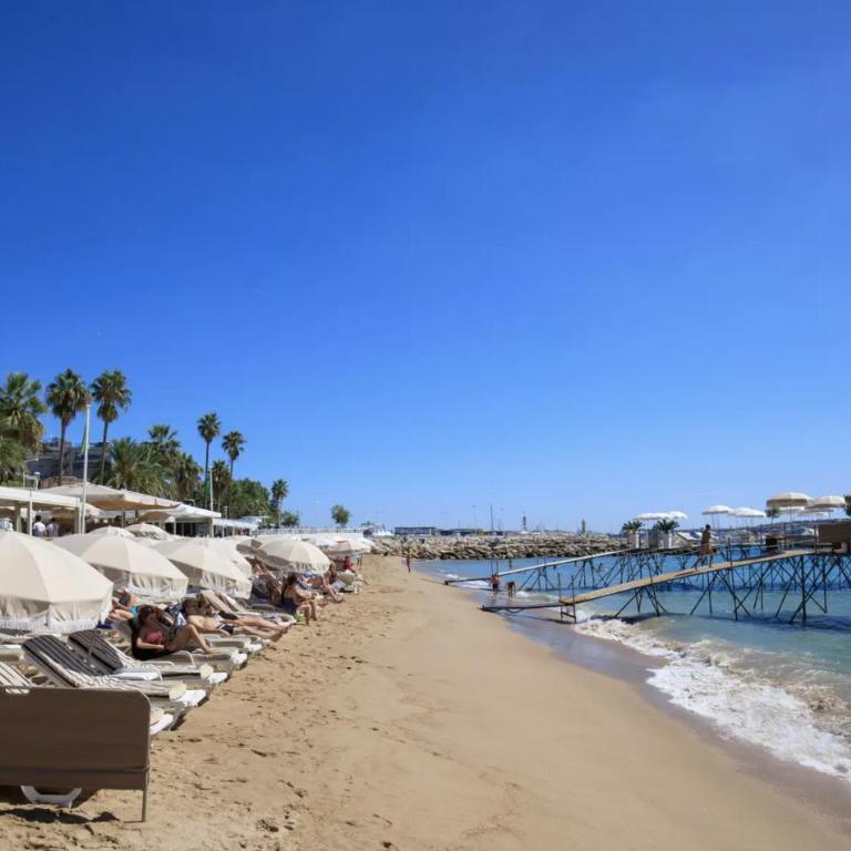 Charmant 2 pièces à 5 minutes de Cannes - Appartement - Vue sur Ville - 55