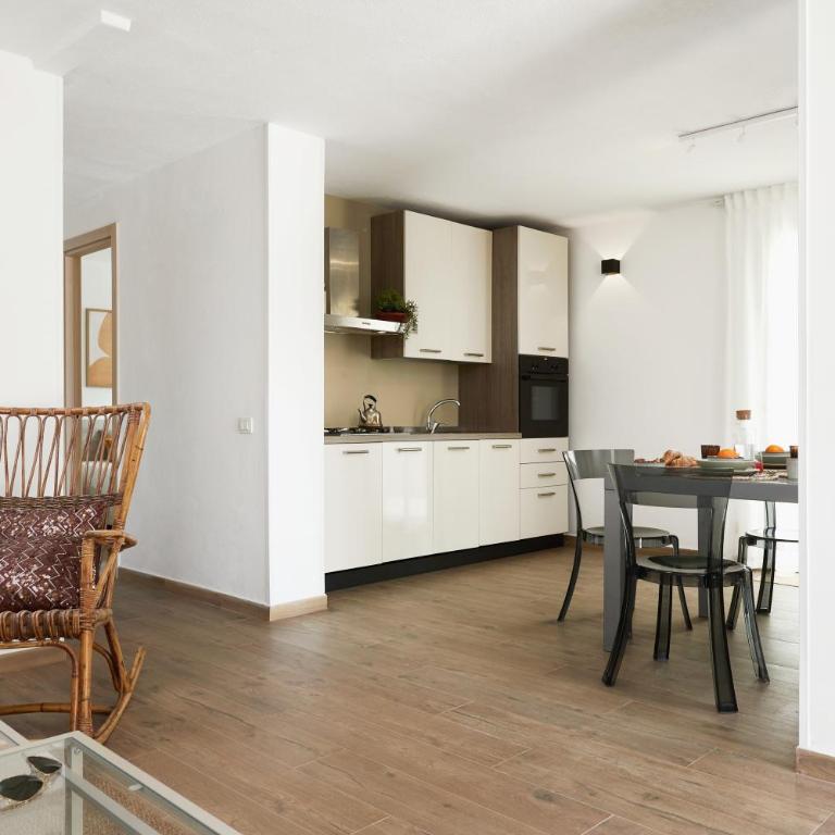 Villa Marina few mt from sand beach - Deluxe Double or Twin Room with Garden View - 12