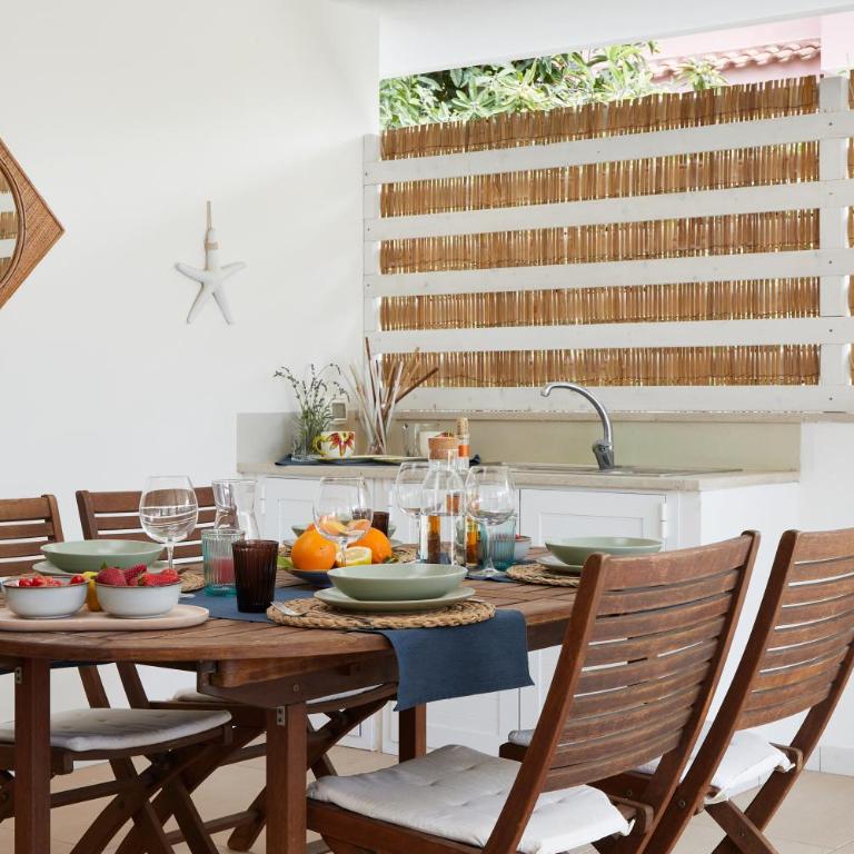 Villa Marina few mt from sand beach - Deluxe Double or Twin Room with Garden View - 17