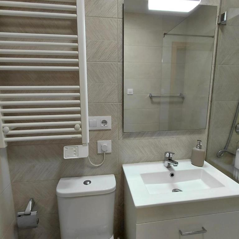 Yago Home City Center - Apartamento con 4 dormitorios - 21