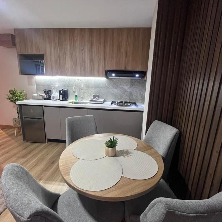 Alojamiento de Lujo con Jacuzzi y Jardín Privado - Two-Bedroom Apartment - 13