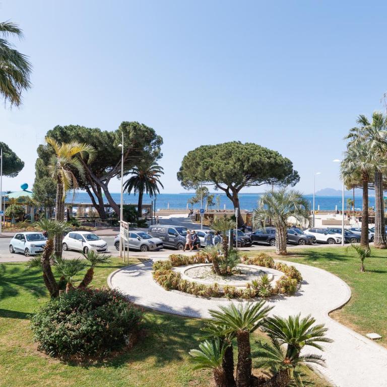 BELLE VUE Centre Juan les Pins, résidence avec gardien ,parking prive, 4 pers, front de mer - One-Bedroom Apartment - 15