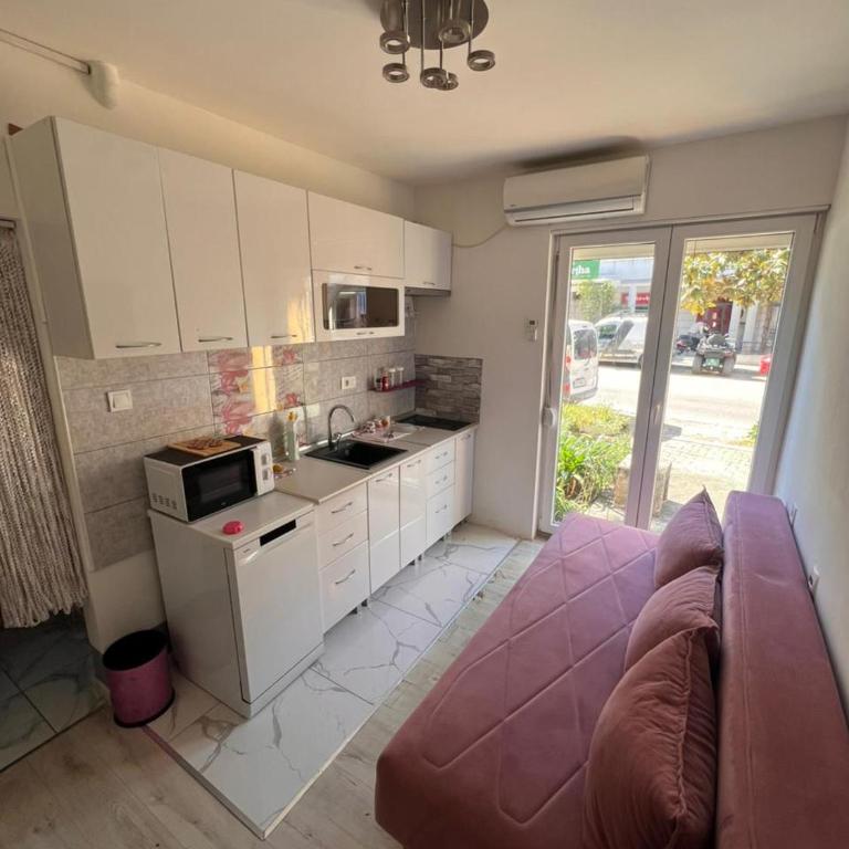 Cozy Trio Apartments Budva - One-Bedroom Apartment - 3
