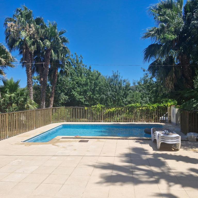 le verso - Three-Bedroom Apartment - 1