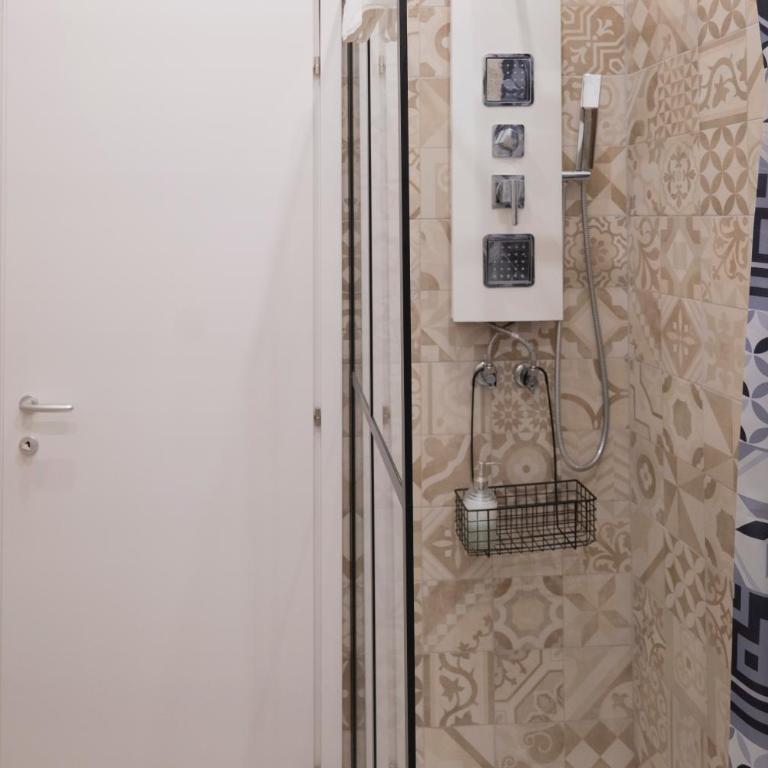 Rocca Rooms - Comfort Quadruple Room - 8