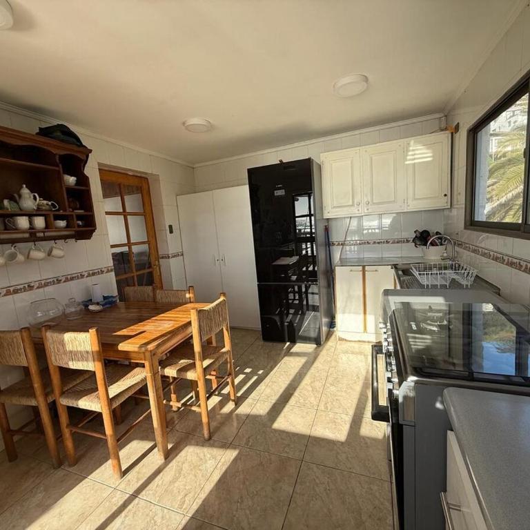 Casa al Borde de la playa - Five-Bedroom House - 3