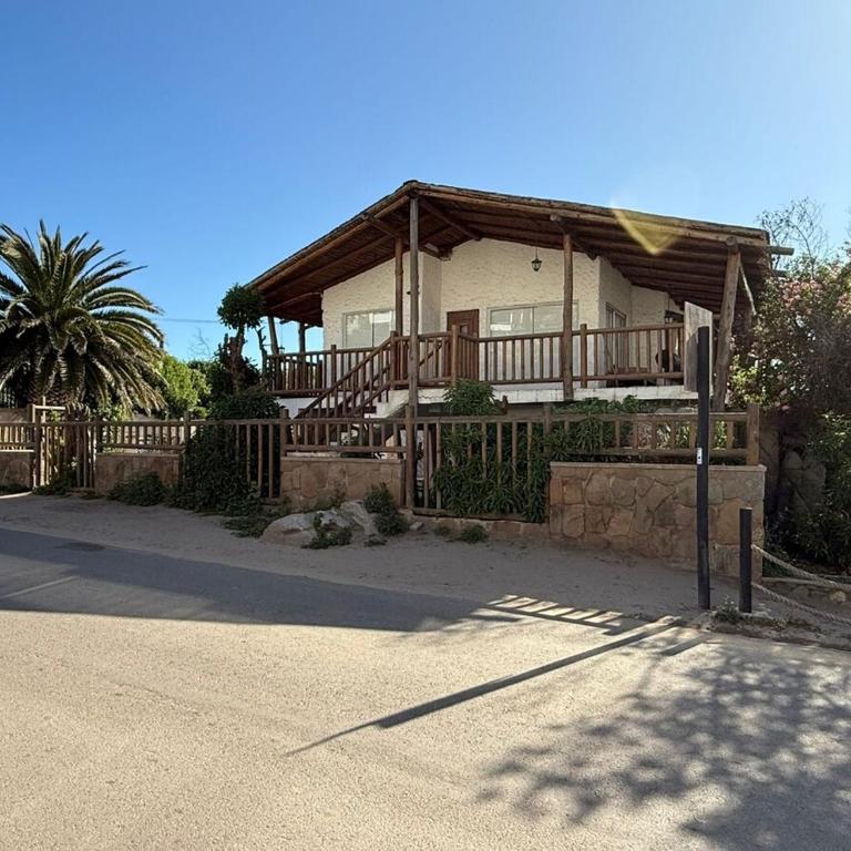 Casa al Borde de la playa - Five-Bedroom House - 5