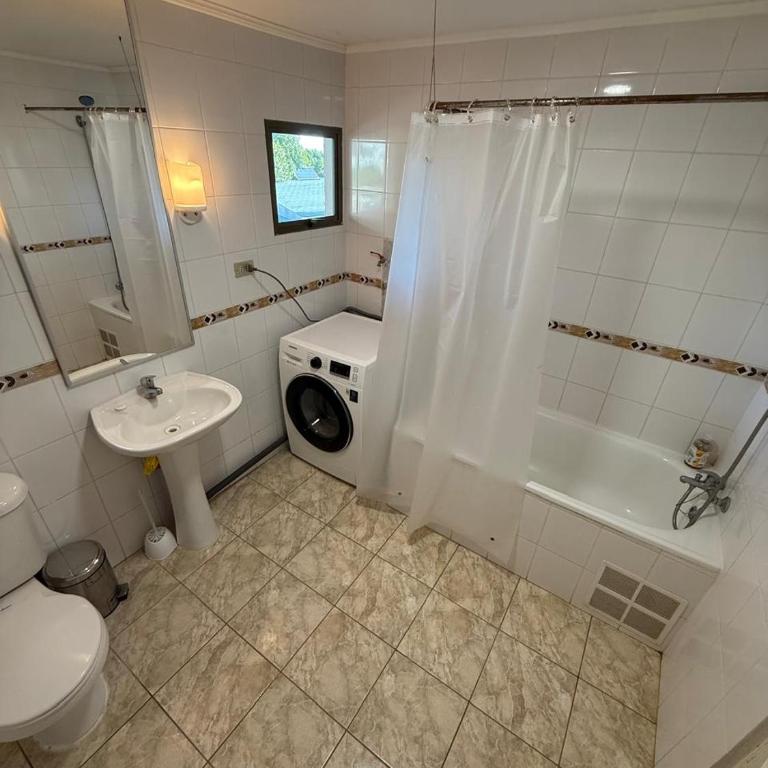Casa al Borde de la playa - Five-Bedroom House - 9