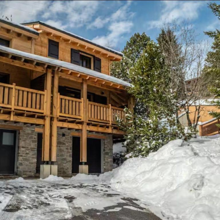 Le Chalet Enchanté 10 personnes Les Angles - Three-Bedroom Chalet - 1