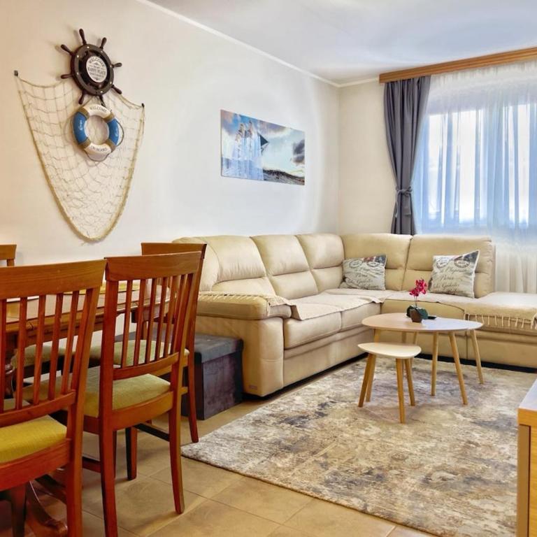 AZZURE NEST spacious 2Br Family Stay 350m to Beach Parking - Apartman sa 2 Spavaće Sobe - 1